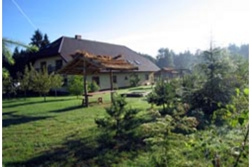 Polonia Privát Rakowo, Exteriorul